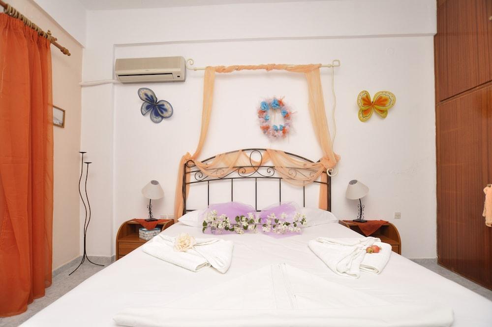 Manos Apartments Megas Gialos - Nites Bagian luar foto